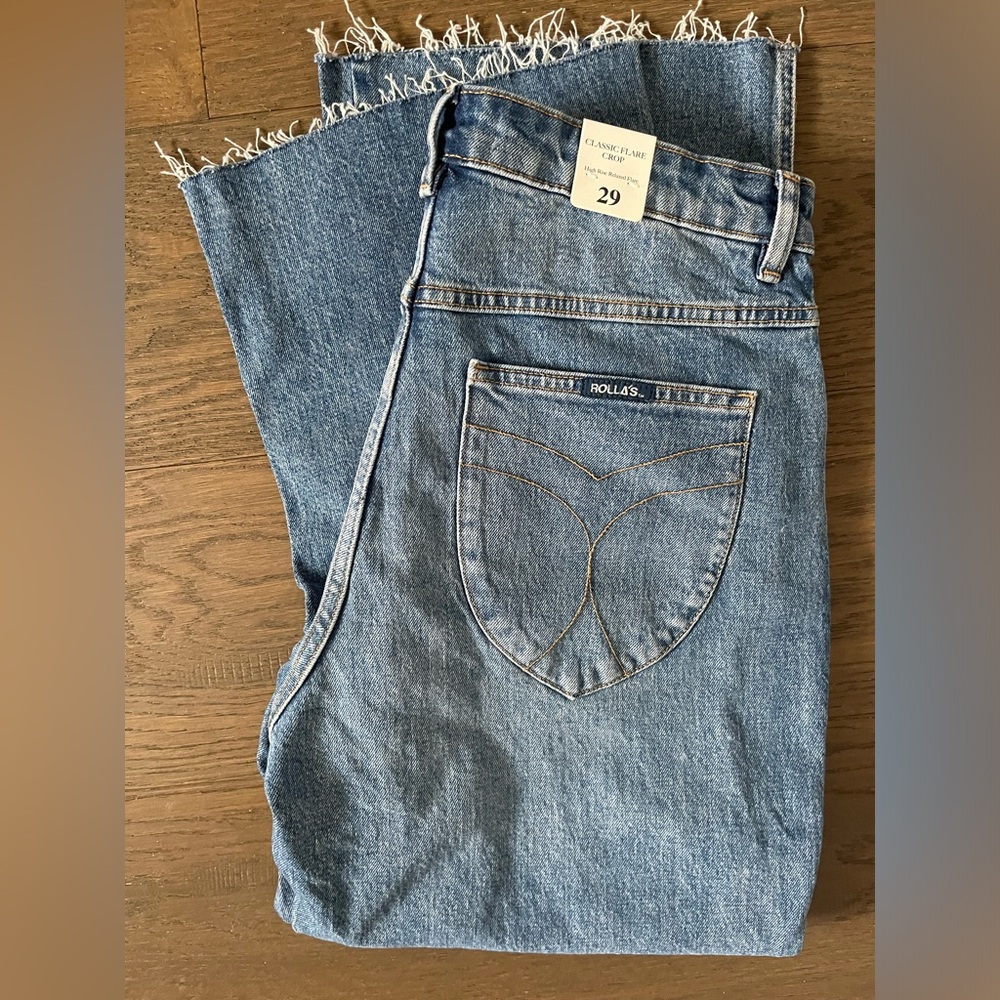 NWT Rollas Classic Flare Crop jeans. Size 29